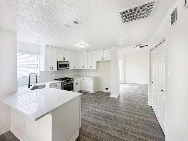 9843 Stableway Drive, Houston, TX 77065