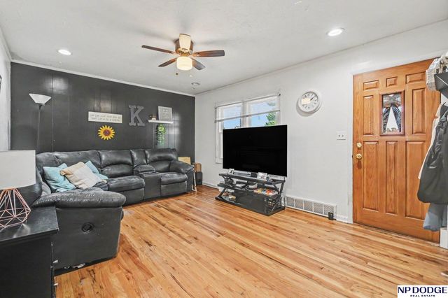 6639 Bedford Avenue, Omaha, NE 68104