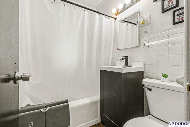 6639 Bedford Avenue, Omaha, NE 68104