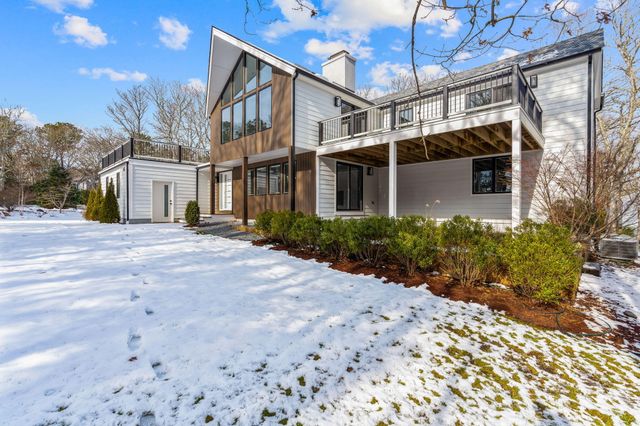 46 Greensward Circle, Mashpee, MA 02649