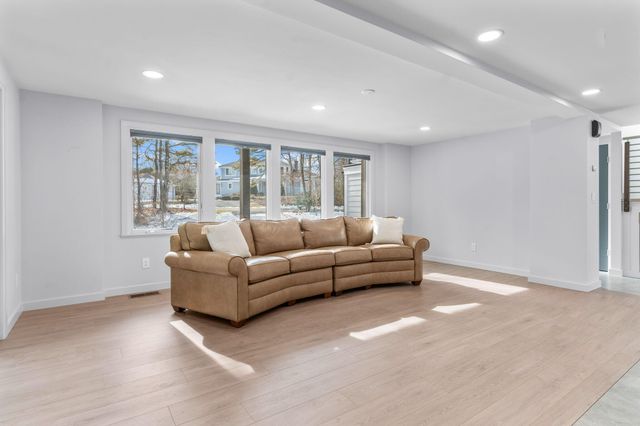 46 Greensward Circle, Mashpee, MA 02649