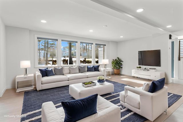 46 Greensward Circle, Mashpee, MA 02649