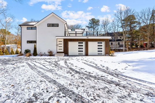 46 Greensward Circle, Mashpee, MA 02649