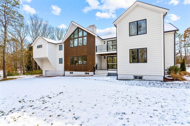 46 Greensward Circle, Mashpee, MA 02649