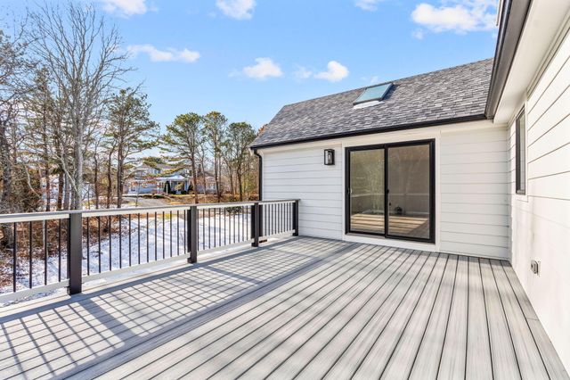 46 Greensward Circle, Mashpee, MA 02649