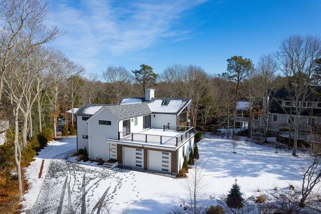 46 Greensward Circle, Mashpee, MA 02649