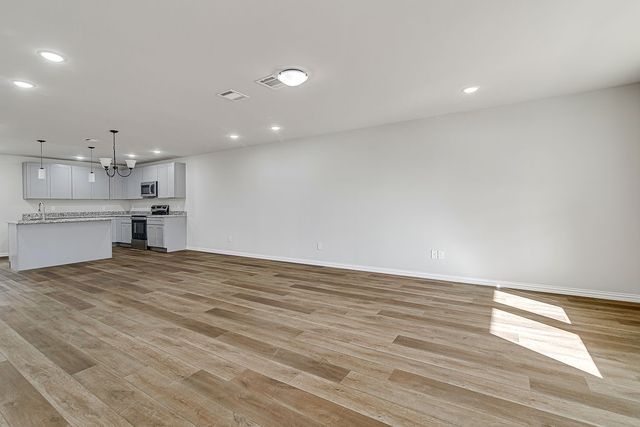 333 N Field Street, Burleson, TX 76028