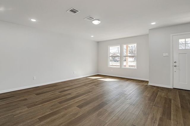 333 N Field Street, Burleson, TX 76028