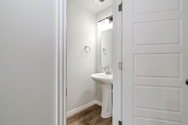 333 N Field Street, Burleson, TX 76028