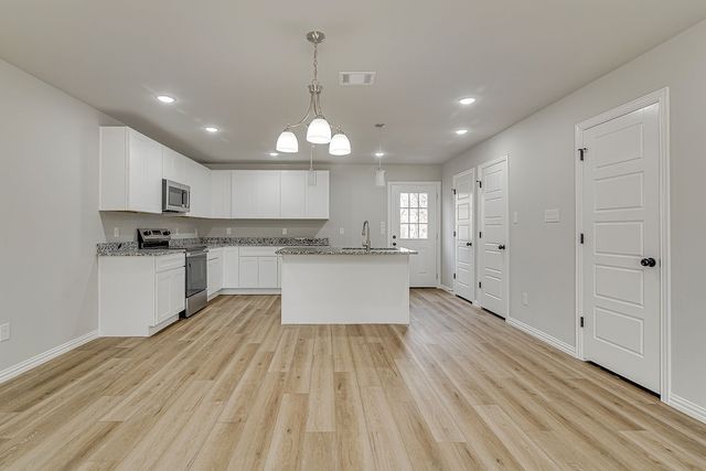 333 N Field Street, Burleson, TX 76028