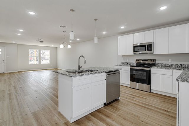 333 N Field Street, Burleson, TX 76028