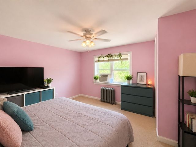 14 Ellington St, Agawam, MA 01001