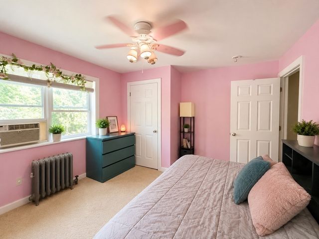 14 Ellington St, Agawam, MA 01001