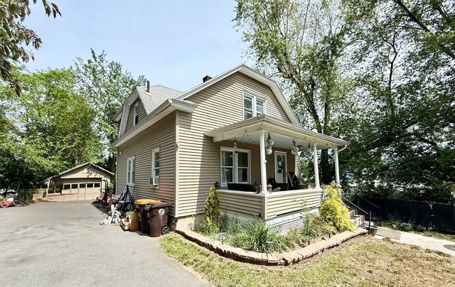 14 Ellington St, Agawam, MA 01001
