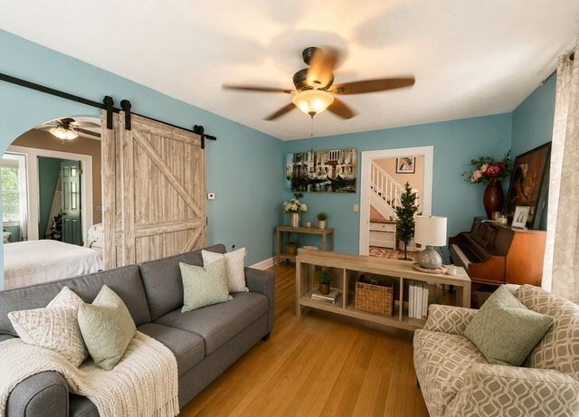 14 Ellington St, Agawam, MA 01001