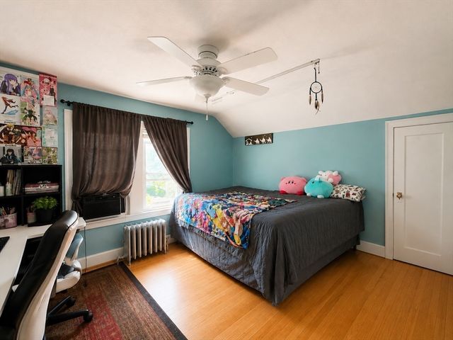 14 Ellington St, Agawam, MA 01001