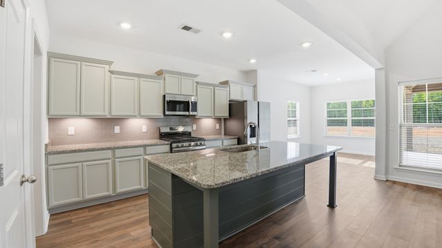 114 Riverchase Drive, Tullahoma, TN 37388