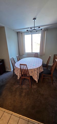 450 Raintree Court 2M, Glen Ellyn, IL 60137