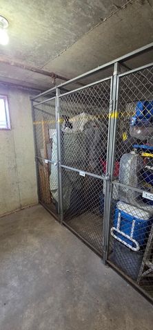 450 Raintree Court 2M, Glen Ellyn, IL 60137