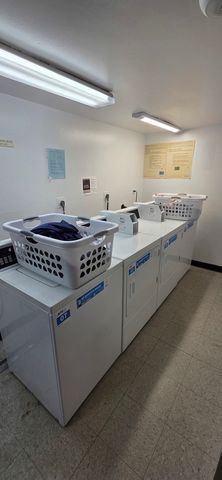 450 Raintree Court 2M, Glen Ellyn, IL 60137