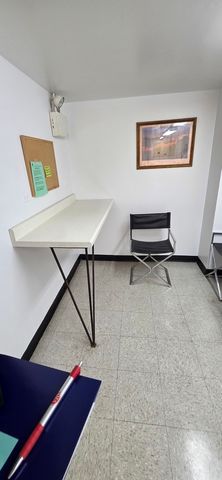 450 Raintree Court 2M, Glen Ellyn, IL 60137