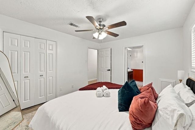 27209 Wells Lane, Conroe, TX 77385