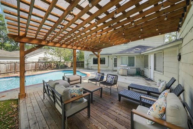 27209 Wells Lane, Conroe, TX 77385