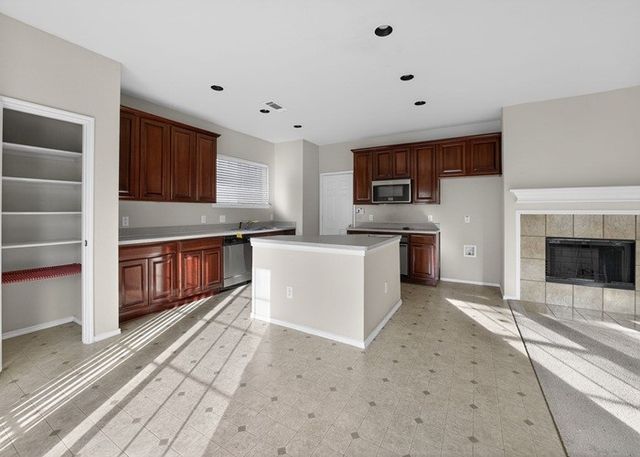 2139 Matagorda Lane, Grand Prairie, TX 75052