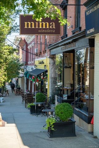 24 Marker Ridge 12, Irvington, NY 10533