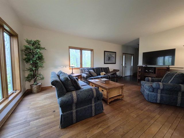 498 Meander Wood Road, Oregon, WI 53575