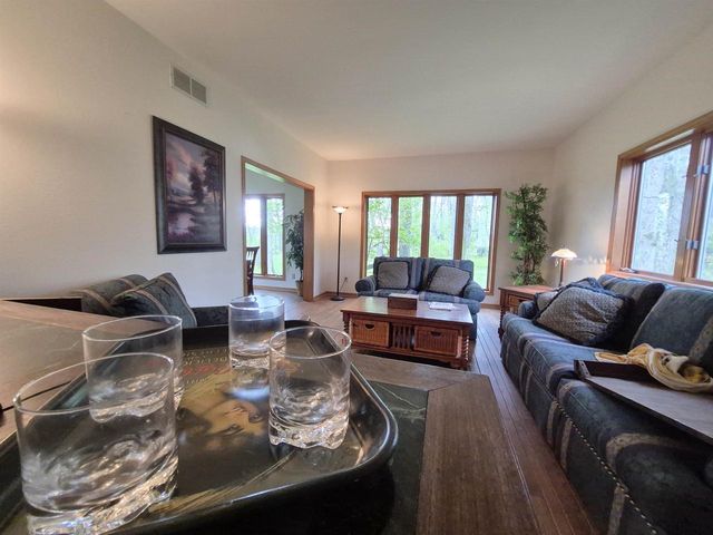 498 Meander Wood Road, Oregon, WI 53575