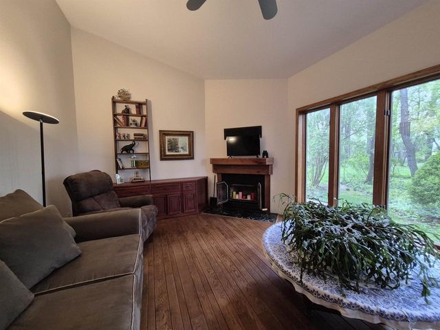 498 Meander Wood Road, Oregon, WI 53575