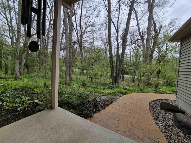 498 Meander Wood Road, Oregon, WI 53575