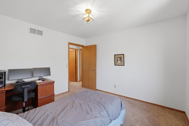 498 Meander Wood Road, Oregon, WI 53575