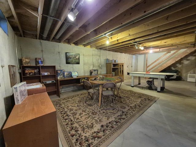 498 Meander Wood Road, Oregon, WI 53575