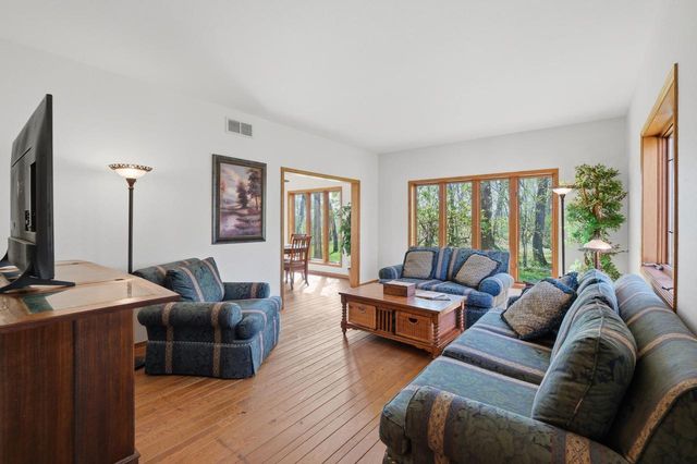 498 Meander Wood Road, Oregon, WI 53575