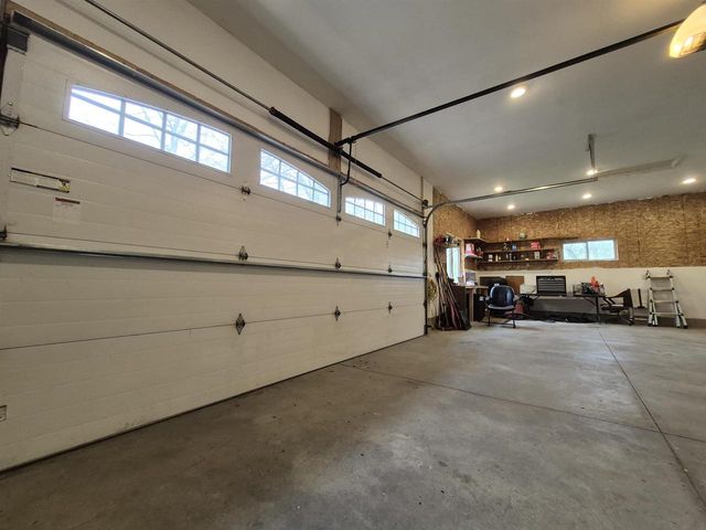 498 Meander Wood Road, Oregon, WI 53575