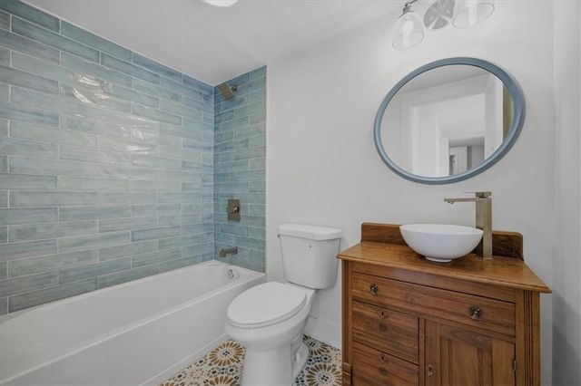 28 TLA Lake Shore Drive Street, Lee's Summit, MO 64086
