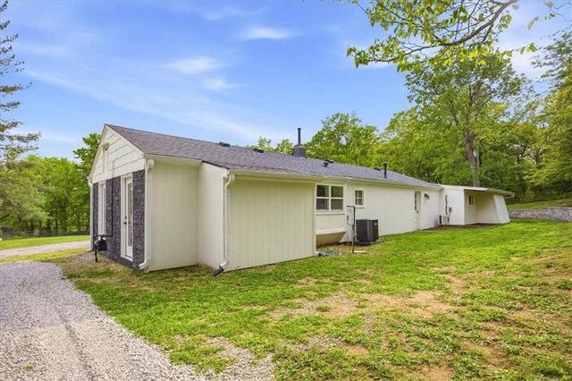 28 TLA Lake Shore Drive Street, Lee's Summit, MO 64086
