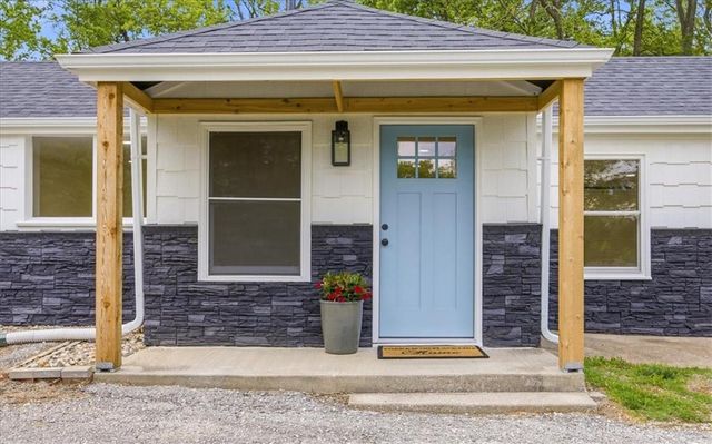 28 TLA Lake Shore Drive Street, Lee's Summit, MO 64086