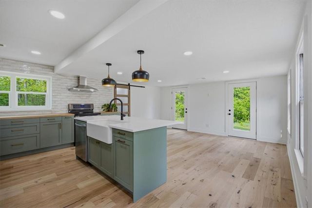 28 TLA Lake Shore Drive Street, Lee's Summit, MO 64086