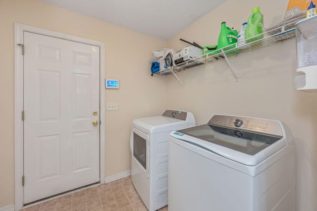 4581 Top Flight Drive, Crestview, FL 32539