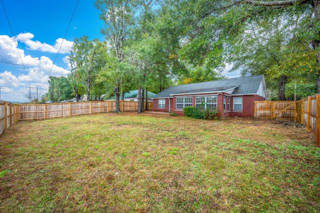 4581 Top Flight Drive, Crestview, FL 32539