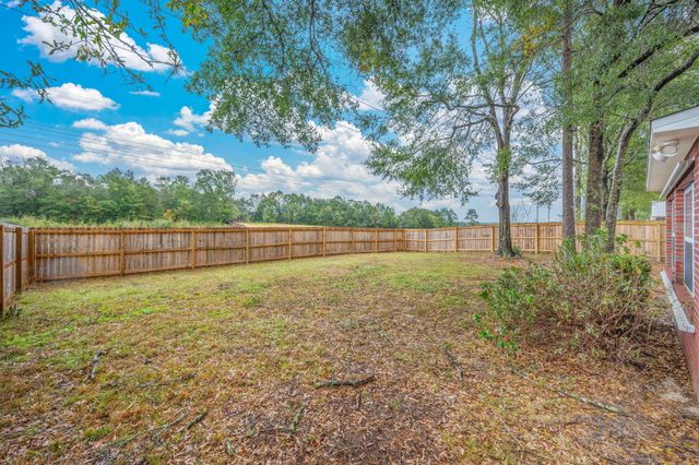 4581 Top Flight Drive, Crestview, FL 32539
