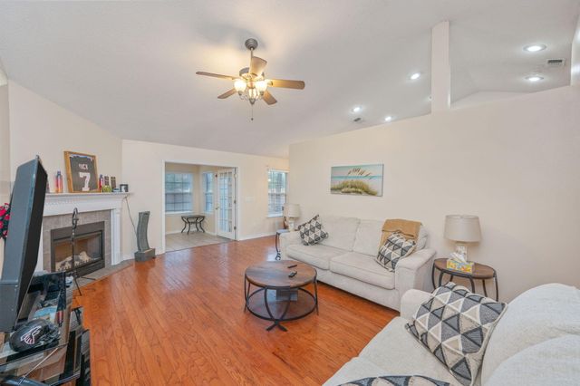 4581 Top Flight Drive, Crestview, FL 32539