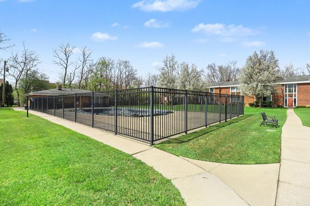 29502 Bobrich Street 23, Livonia, MI 48152