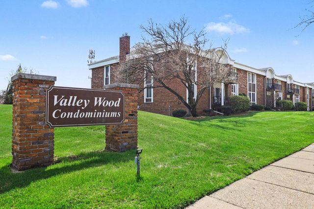 29502 Bobrich Street 23, Livonia, MI 48152