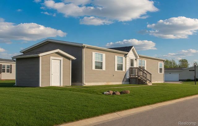 11166 Walden Court, Green Oak Township, MI 48178