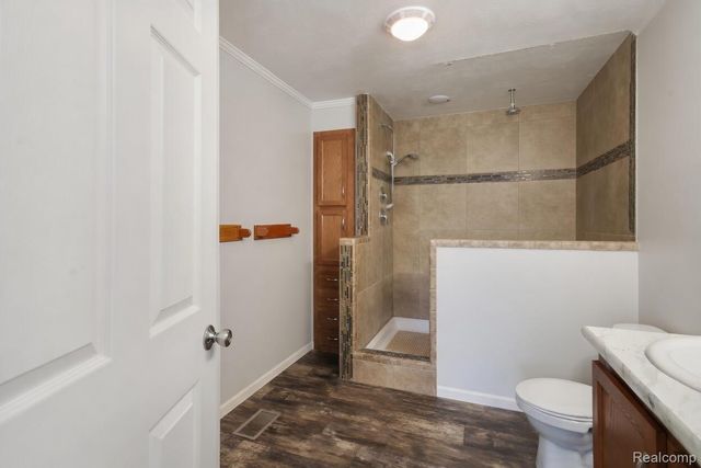 11166 Walden Court, Green Oak Township, MI 48178