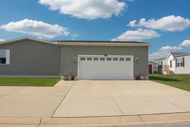 11166 Walden Court, Green Oak Township, MI 48178